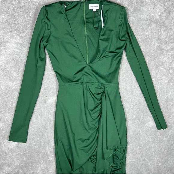 REVOLVE Dress Womens XS Superdown Martyna Deep V Emerald Classy Party Night Out - Picture 2 of 12